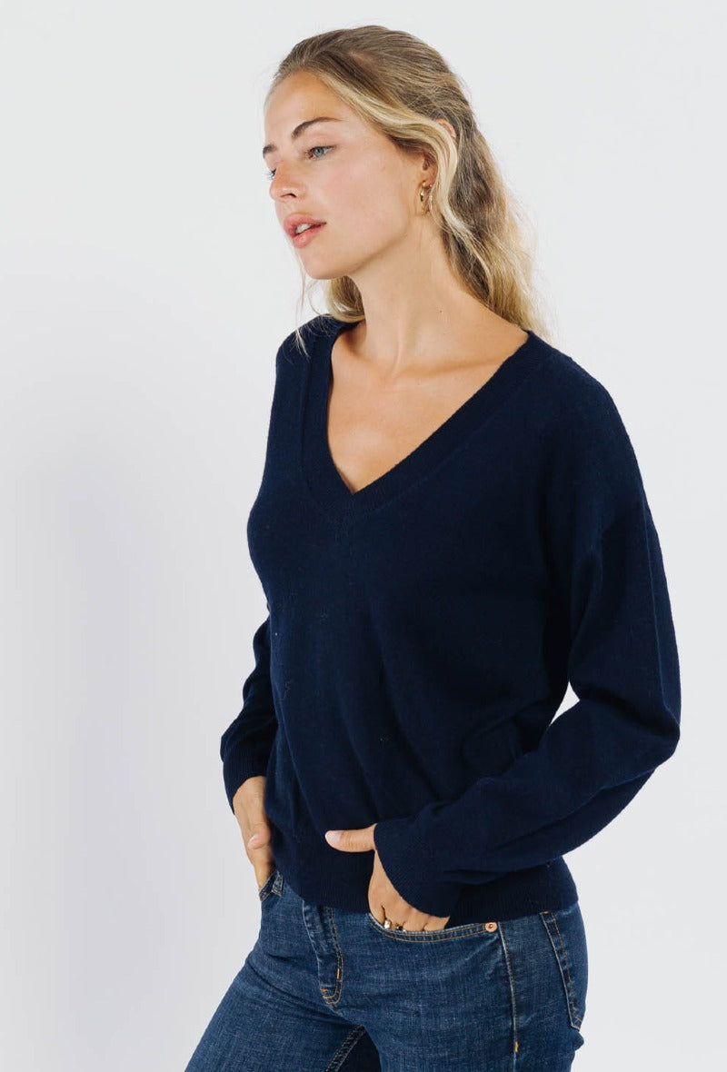 V-Neck Fine Knit Jumper Grey/Navy